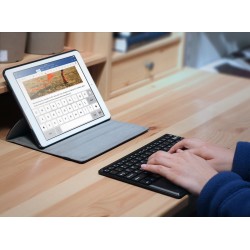 Teclado bluetooth en Español con Touchpad